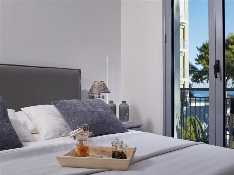 The Gardens Gallery Hotel Xylokastro Bagian luar foto